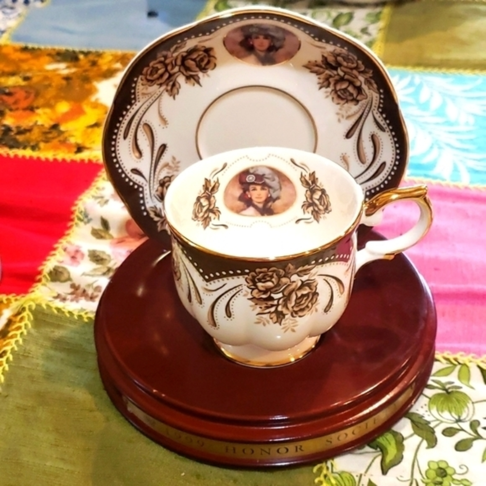 1999‎ AVON HONOR SOCIETY CUP SAUCER WITH STAND